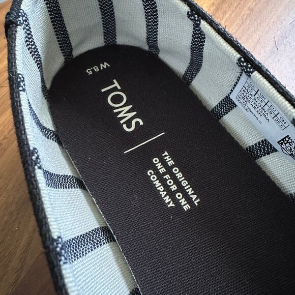 TOMS • Women’s Alpargata Heritage Canvas Shoes • Black on Black • 8.5 - Picture 14 of 15